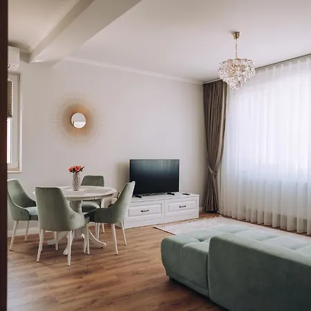 Gold Suites Oradea Exterior photo